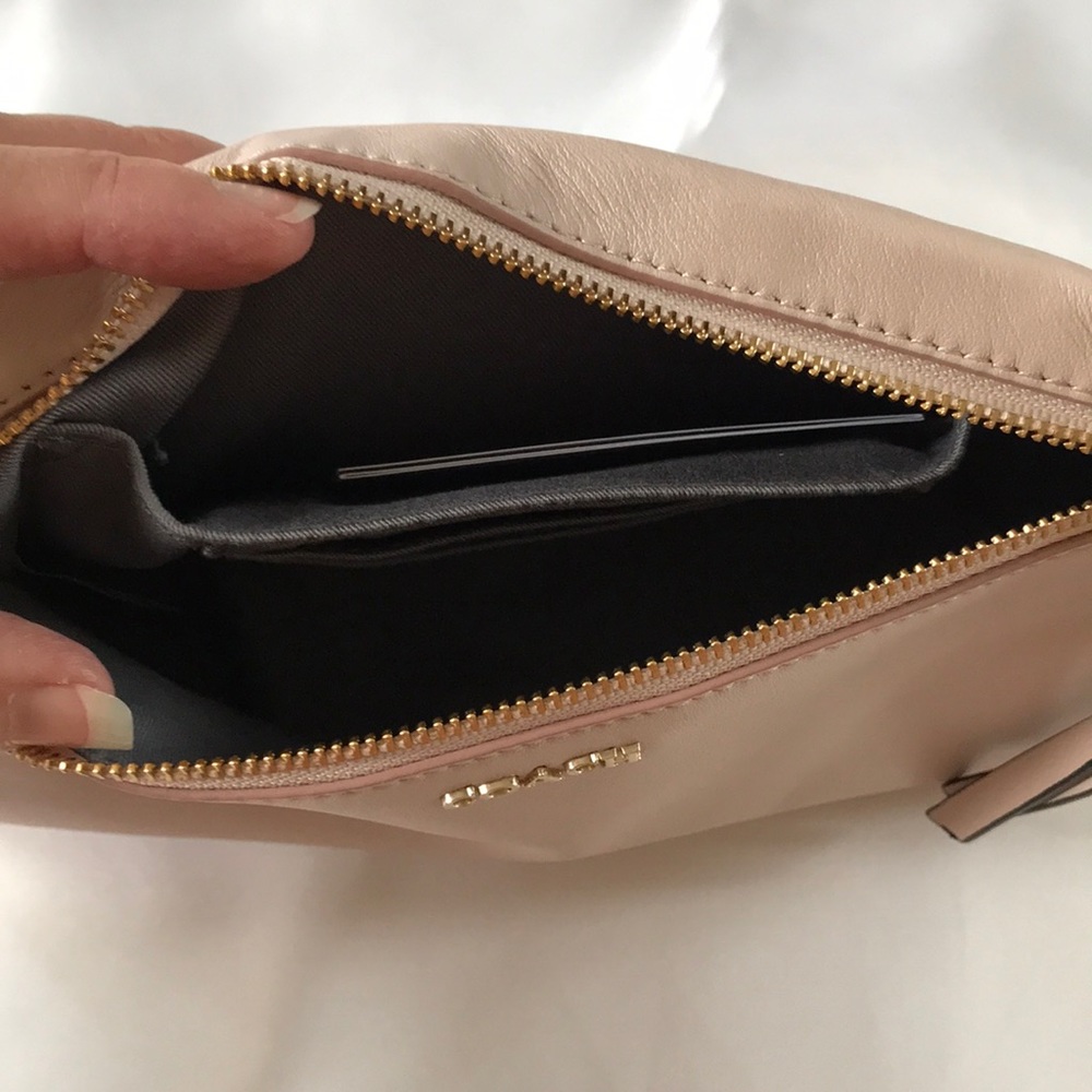 Coach Nwt Madison Blush Python Large Wristlet - image 5